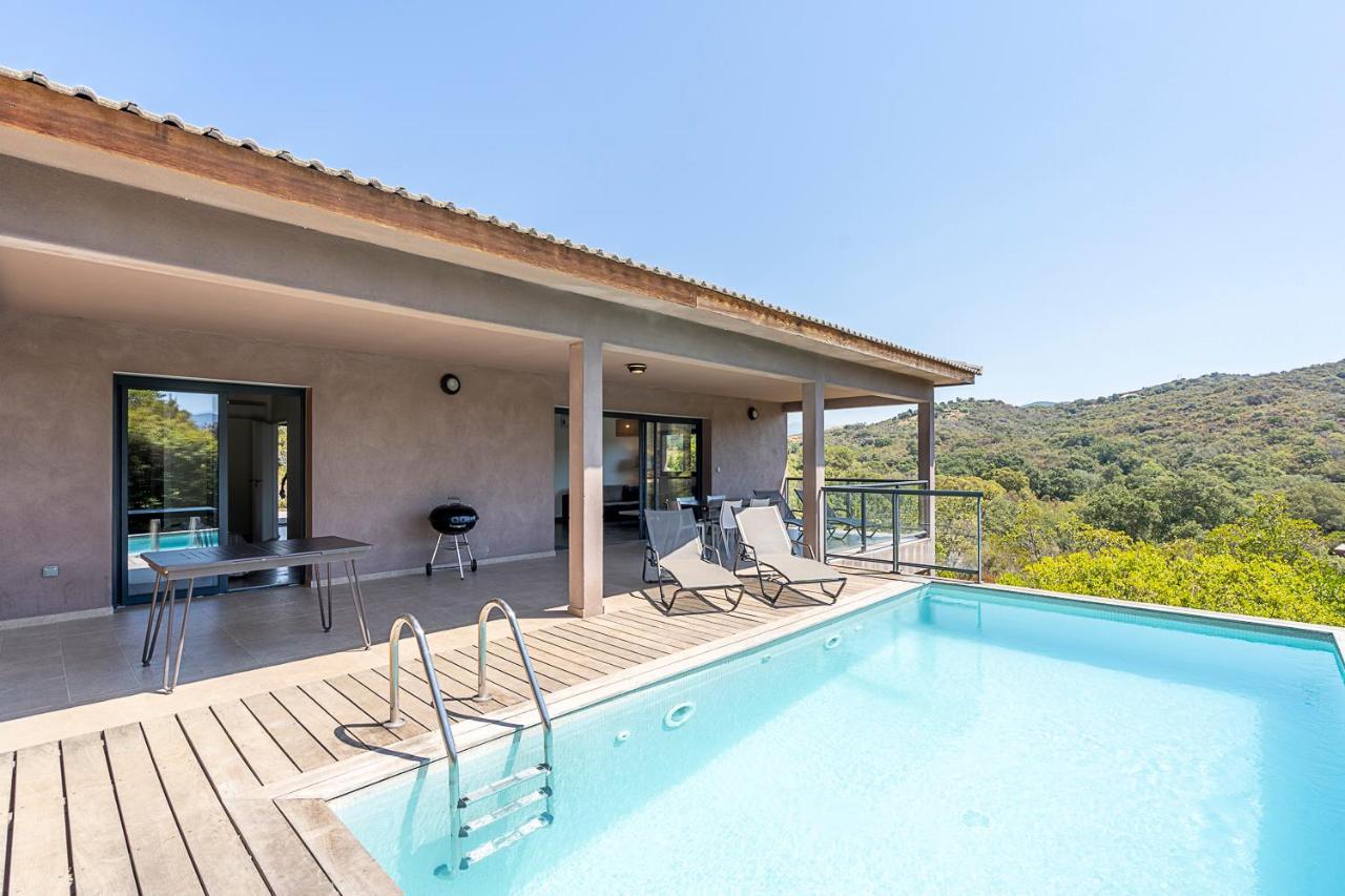 Les De Lorello Villa